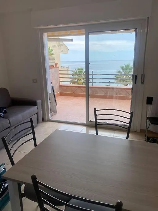 Appartamento Fronte Mare Sant'Alessio Siculo