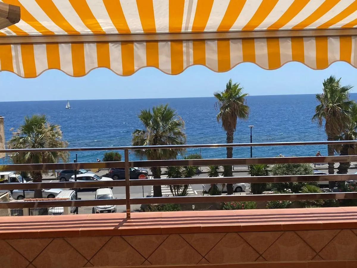 Appartamento Fronte Mare Sant'Alessio Siculo Italy